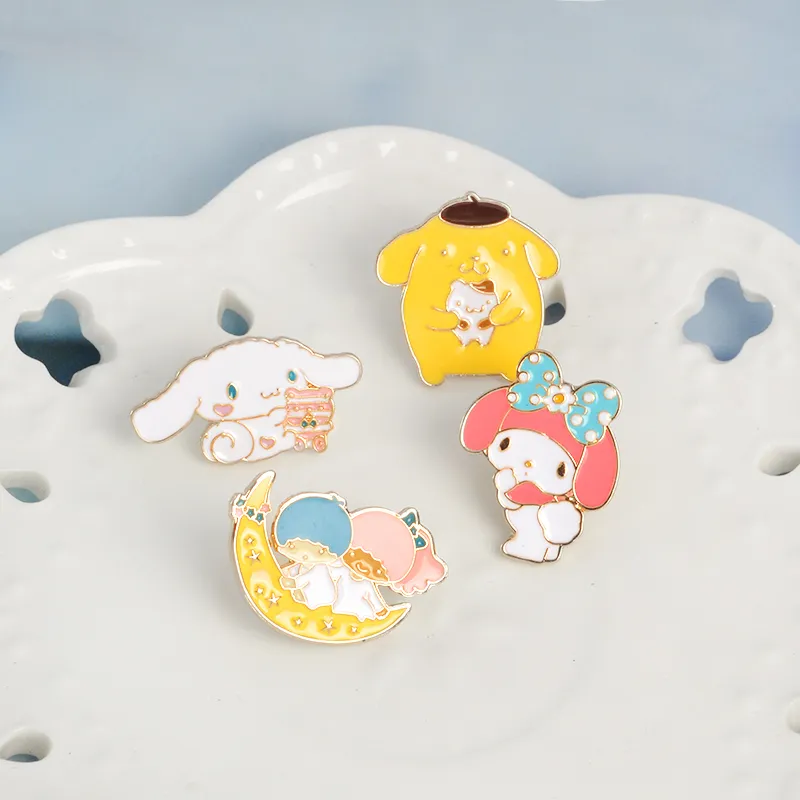 Alfinetes de esmalte My Melody colarinho chapéu broche de lapela para mulheres e meninas coelhinha cachorrinho joias fofas