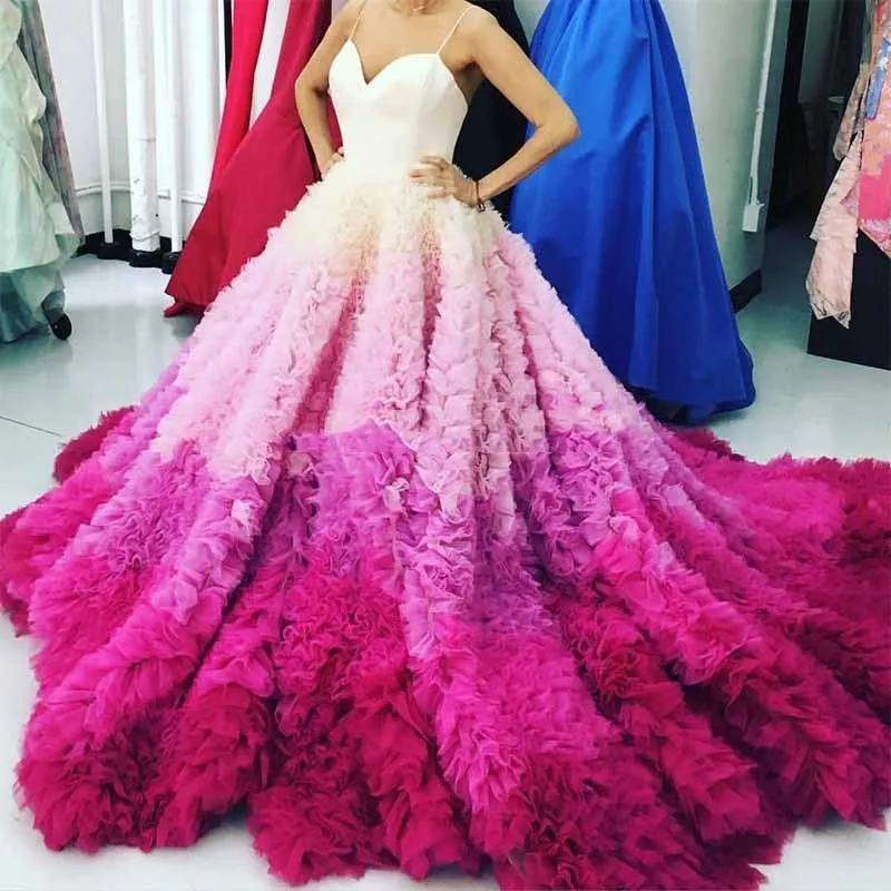 Gorgeous Gradient Fuchsia Evening Dresses Sexy Spaghetti Puffy Ruffles Chapel Trian Prom Party Dress Bridal Vestidos Red Carpet Evening Gown