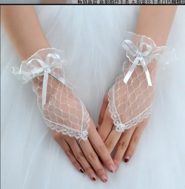 Бесплатная доставка красный / черный / белый кружева свадебные перчатки без пальцев свадебные перчатки красивые перчатки дешевые свадебные аксессуары для невесты