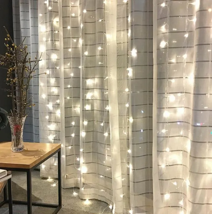 Luci per tende a cascata LED Ghiacciolo String Light Festa di nozze Casa Natale Fondali Decorazione Filo di rame LED perline lampada