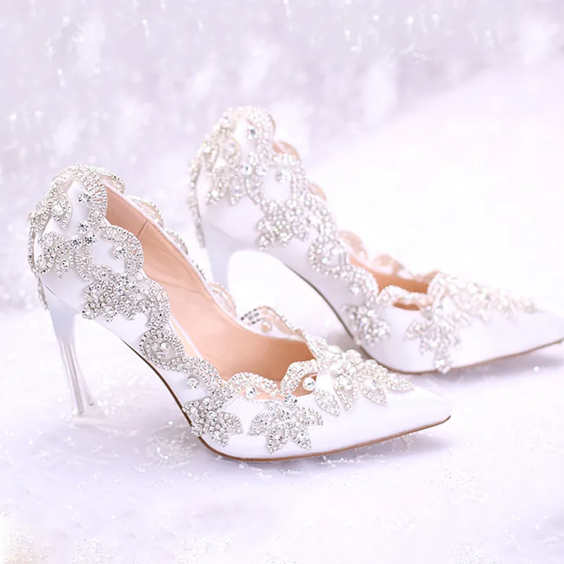 2018 لؤلؤي أنيقة أحذية زفاف مسطحة للعروس برميل 9 سم عالية الكعب بالإضافة إلى الحجم المدبب أحذية زفاف من الدانتيل