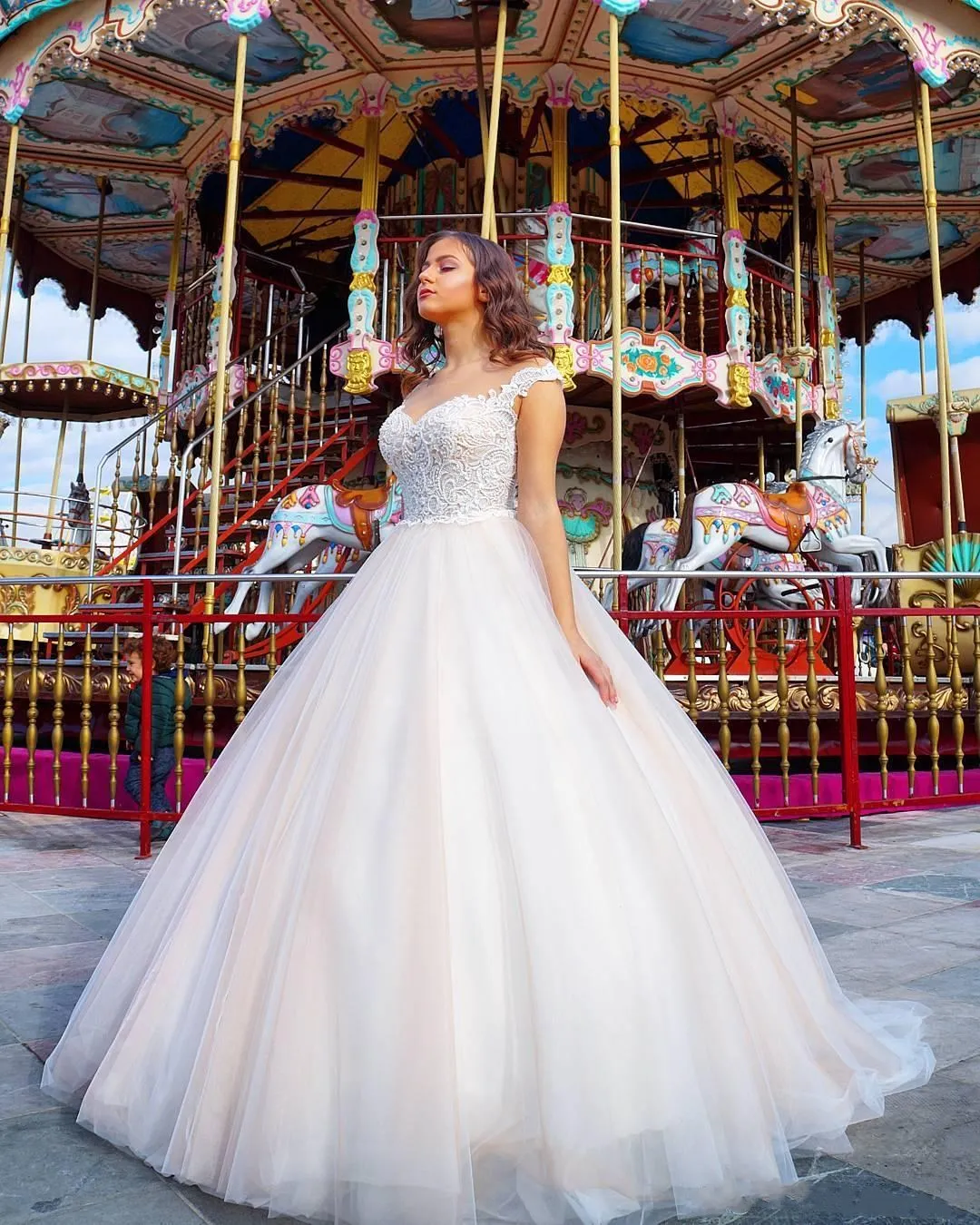 2019 Elegant Beach Wedding Dresses Capped Sleeves Lace Appliques A Line Tulle Bridal Gowns Cheap Wedding Gowns