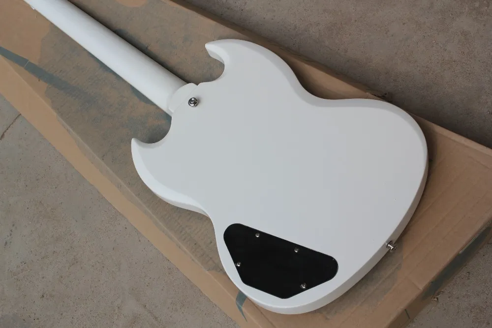 Factor Guitar Hoogwaardige Deluxe SG Standard White Electric Guitar 2 Pickups Black Pickguard 3266370