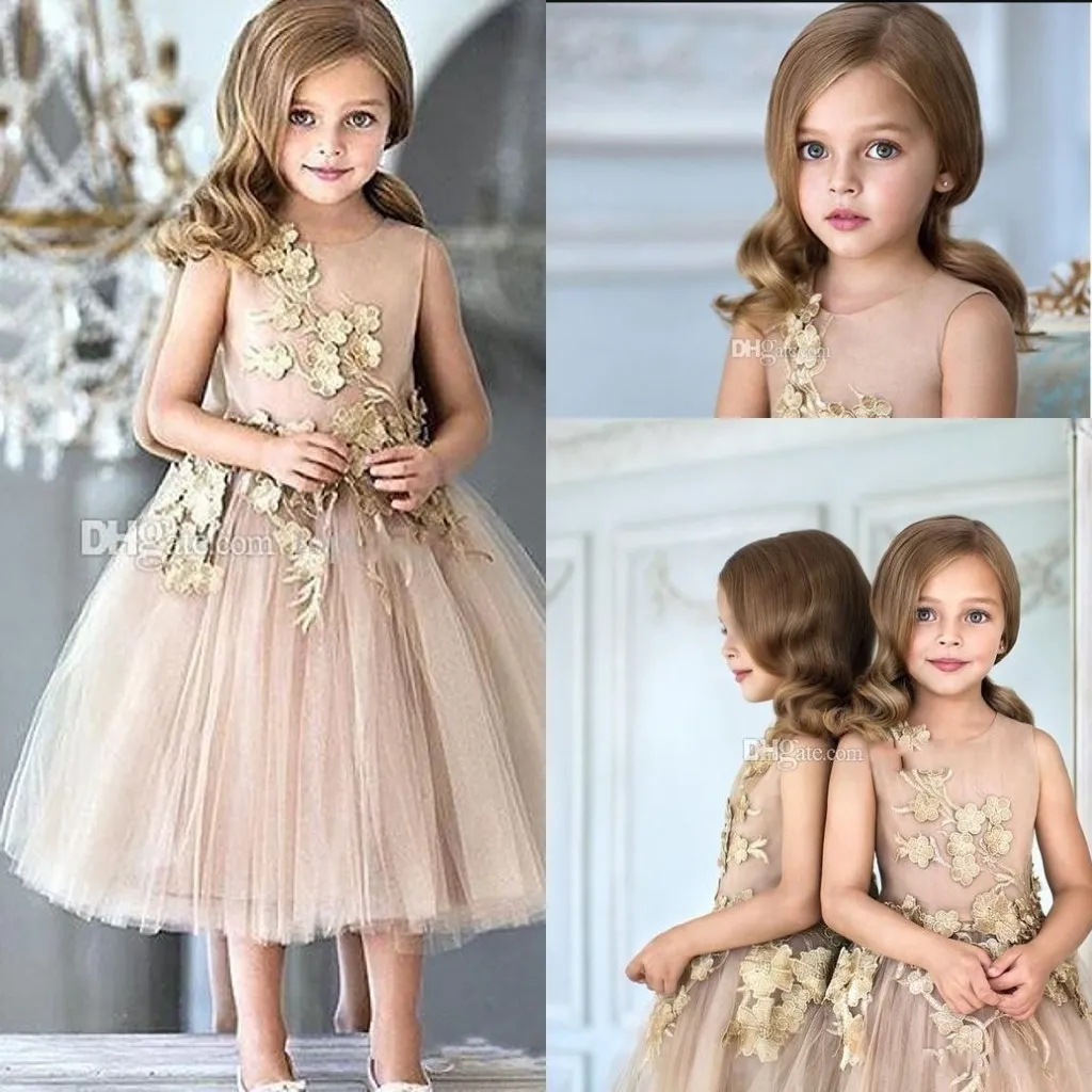 2018 Kızlar Pageant Elbiseler Prenses Tül Çay Boyu Dantel Aplikler Altın Şampanya Çocuklar Çiçek Kız Elbise Balo Ucuz Doğum Günü Abiye