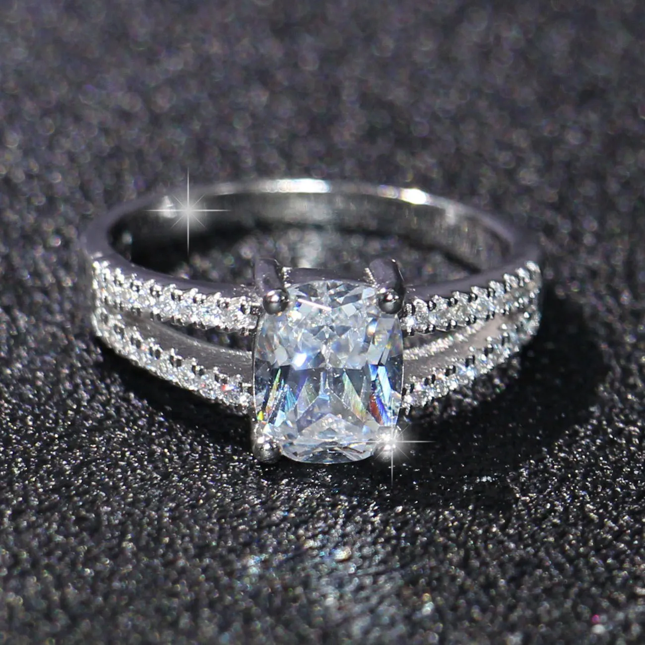 ファッションジュエリーの高級永遠の永遠の2ct Topaz CZ 10ktゴールド充填GFシミュレートされたダイヤモンド結婚式の婚約バンドリングSZ 5-11