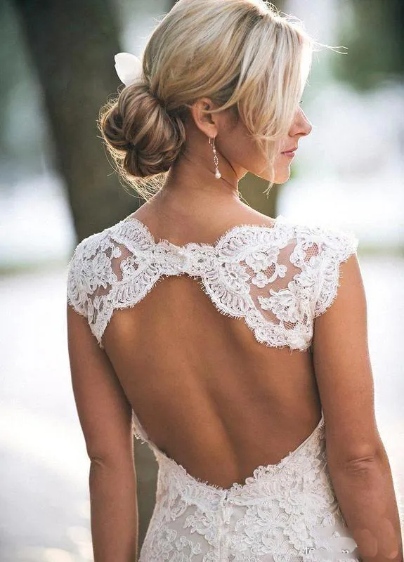 Pełna koronkowe sukienki ślubne Otwórz linię wtyczki w kształcie nutka rękawy ślubne suknie ślubne