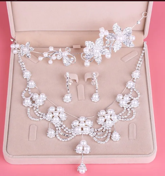 Nouveau style vente chaude bijoux de mariée mode imitation perle alliage trois pièces collier couronne robe de demoiselle d'honneur accessoires de mariage shuoshuo6588