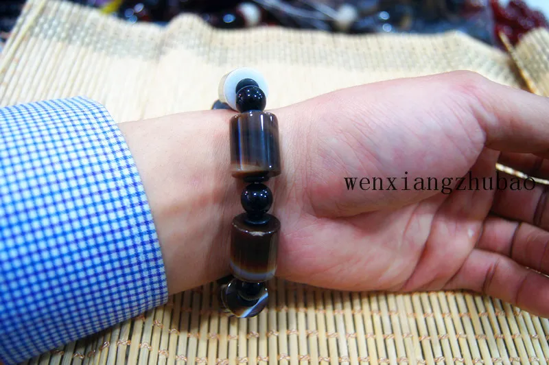 Contas de ágata de cor laranja natural artesanal 7 contas +7 yuan contas de ágata preta. O elástico formou uma pulseira encantadora.