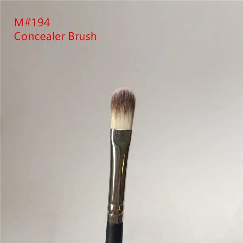 Concealer-Pinsel 194 – Kleiner, konischer Paddle-Point-Korrektor zum Abdecken von Make-up-Pinseln für cremige, flüssige Produkte