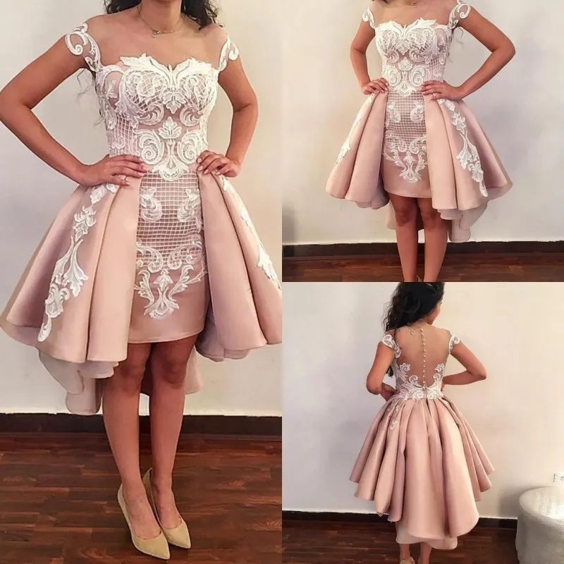 Dusty Różowy Krótki Prom Dresses Sheer Neck Lace Aplikacje Wysokie Niski Suknie Wieczorowe Illusion Back Zadaszony Przyciski Homecoming Party Dress Tanie