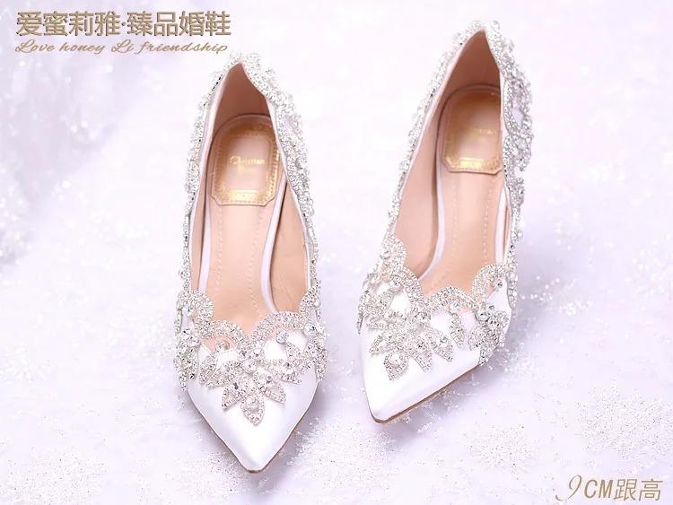 2018 Stylish Pearls Flat Wedding Shoes for Bride Prom 9cm High Heels Plus Size Pointed Toe Lace Bridal Shoes7409226