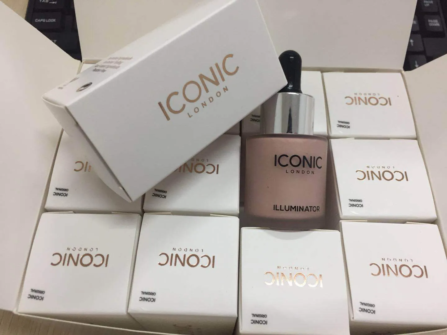 Stokta ikonik Londra Aydınlatıcı Sıvı Vurgu 6 Renk Glow Shine Orijinal Ay Işın 24K Gold Lrie Rose Drop8123877