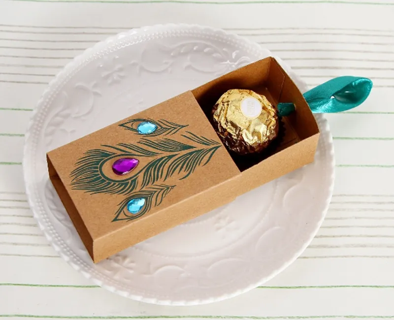 1000pcs/lot 7.5*5*3cm DIY Peacock Feather Candy Box Drawer Design Wedding Birthday Favors Faux Rhinestone Kraft Paper Gift boxes