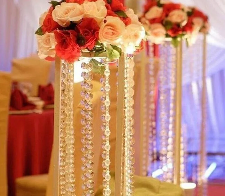 Guirlande transparente de 99 pieds/30 mètres, brins de diamant suspendus, chaînes de rideaux en perles acryliques en cristal, décor d'arbre de fête, pièce maîtresse de mariage