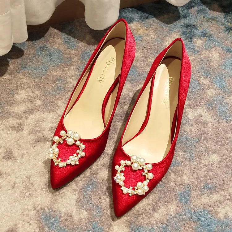 Scarpe da sposa in seta con tacco a spillo di alta qualità per la sposa Designer di lusso da donna Tacchi Perle Punta a punta Strass Scarpe da sposa256g