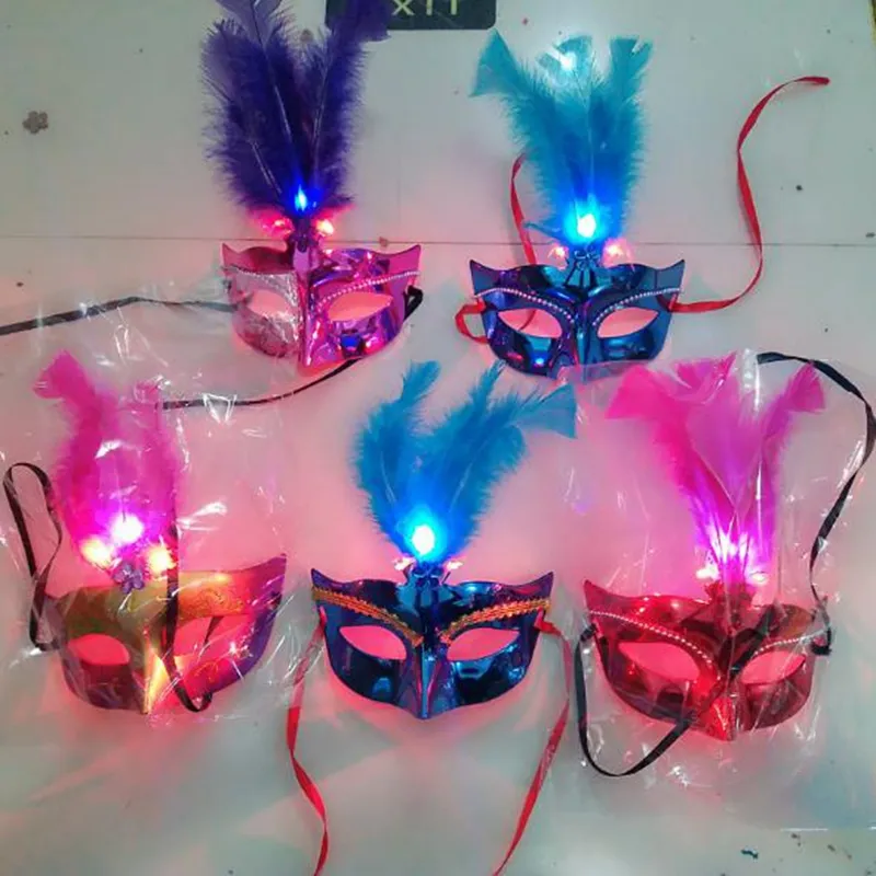 Máscara Do Partido Da Pena do DIODO EMISSOR de Luz Handmade Venetian Masquerade Máscaras de Festa de Dança Novidade Encantando Máscaras de Natal Máscara de Pena de Halloween