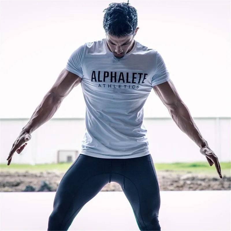 2018 Mężczyźni T-Shirt Fitness Slim Fit Shirts CrossFit Krótki Rękaw Bawełniane Ubrania Moda Rozrywka O-Neck Alphalete Drukowane Tee