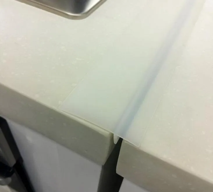Couvercle d'écart de comptoir de cuisinière en silicone de cuisine de 21 pouces facile à nettoyer résistant à la chaleur large joint de remplissage d'écart long entre les déversements entre le comptoir pour cuisinière