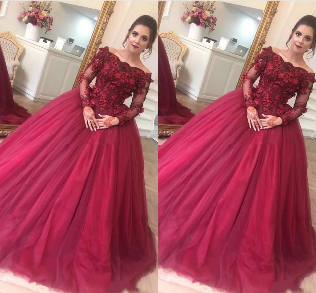 Elegancka Dark Red Ball Suknia Quinceanera Suknie Bateau Neck Długie Rękawy Aplikacje Kwiaty Tulle Długość podłogi Plus Size Prom Dresses