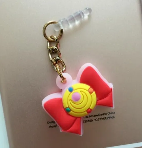 Hot Sälj Värderbar Gullig Sailor Moon Phone Anti Dust Plug Mobiltelefon Tillbehör till iPhone4 5 6 3.5mm Hörlursuttag Plug Gratis frakt