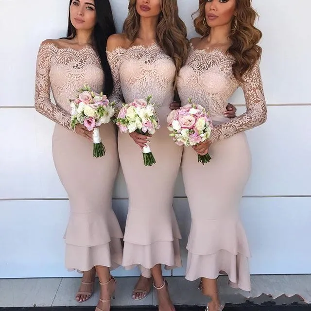 2018 sjöjungfru brudtärna klänningar av axel spets applikationer illusion långa ärmar tiered ruffles bröllop gäst klänning piga av ära klänningar