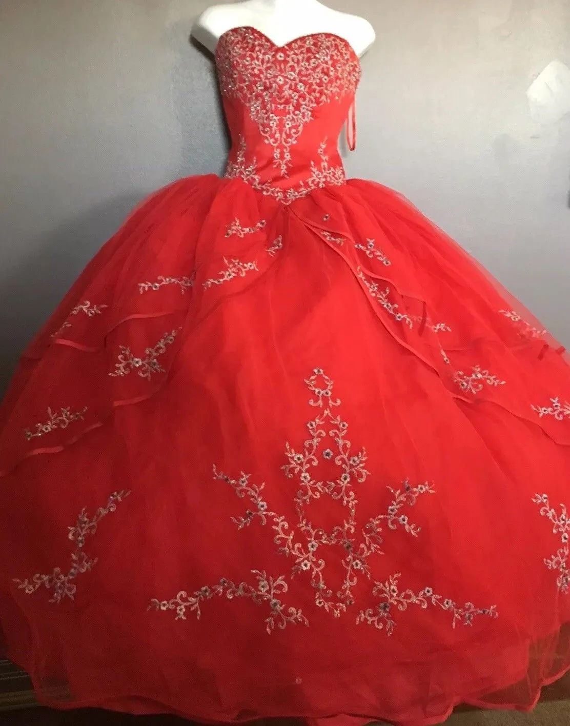 2020 새로운 공 가운 Quinceanera Dresses Crystals 15 년 동안 달콤한 16 플러스 사이즈 미인트 댄스 파티 가운 QC1057