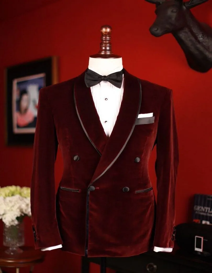 2018 New Men Wedding Groom Giacca da sera in velluto bordeaux Abito da sposo in velluto doppiopetto Abito da uomo su misura (giacca + pantaloni + fiocco)