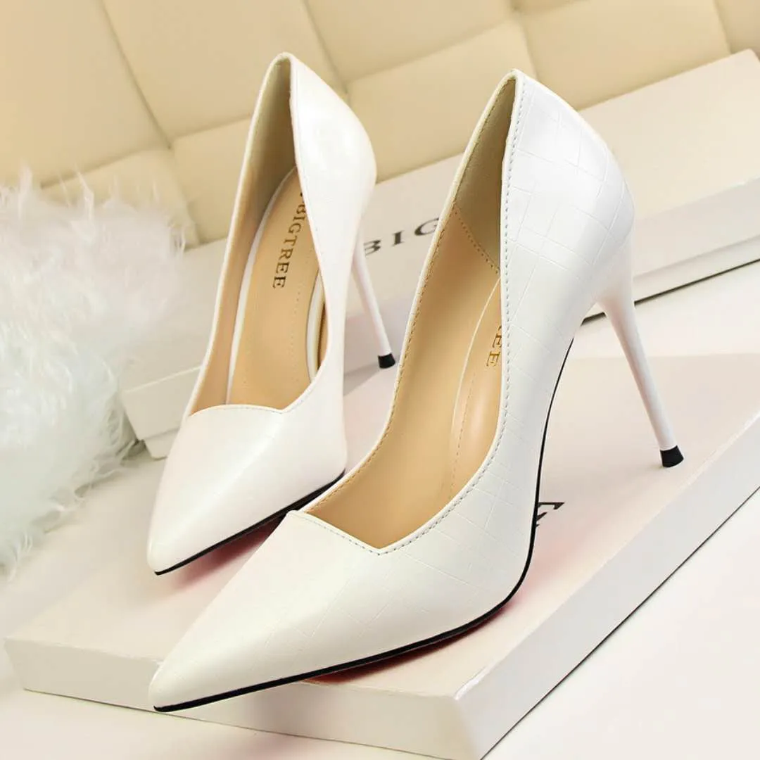 Compra Zapatos De Boda De Color Blanco De La Vendimia Mirro Charol Bombas  De Tacón De Aguja De Las Mujeres De La Señora Del Partido Atractivo Del  Baile De Fin De Curso