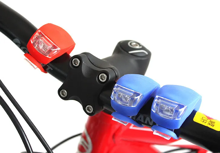 Silikoncykelcykelcykelhuvud Framhjul Hjul LED Flash Bicycle Light Lamp Blackred Inkludera batteriet5433970
