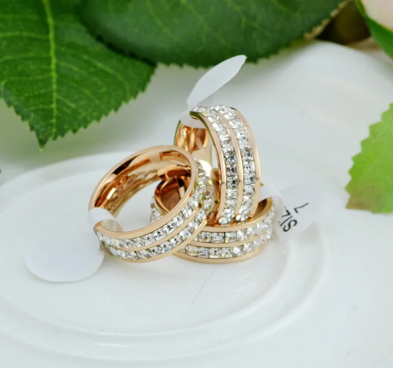 Bague en diamant léger en acier et titane argenté à la mode, bijoux en acier au titane, bague en diamant et diamant pour femme, bague en or rose à double rangée