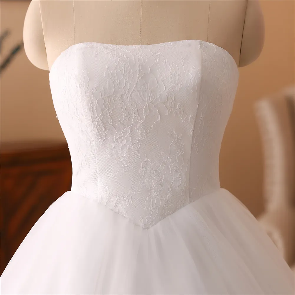 Robes de mariée simples 2018 Lace sans bretelles en dentelle Rangs de mariés en tulle