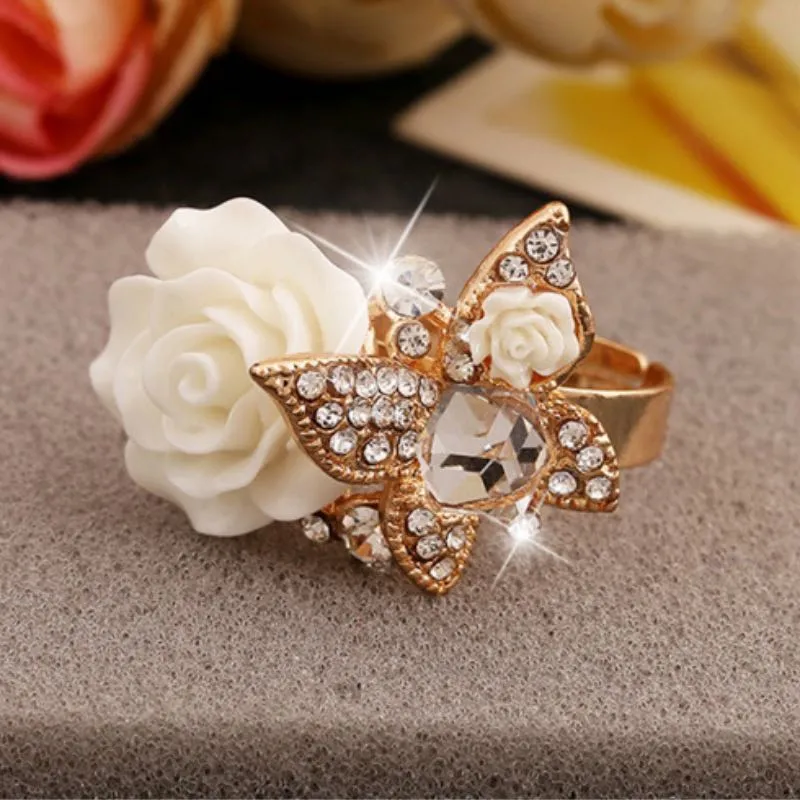 Bague Fantaisie En Alliage Doré Avec Cristal Rouge Et Strass - Taille 60 - Comme Neuf