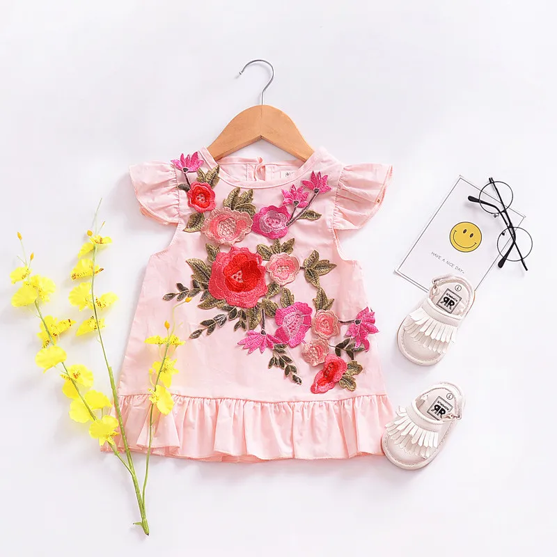 2018 Sommer-Baby-Kleid Nette Stickerei-Blumen-Design Kleine Mädchen kleidet Kleinkind-Mädchen Kleidung Kinder Kleid Oberseiten-Kleidung für 1-4years