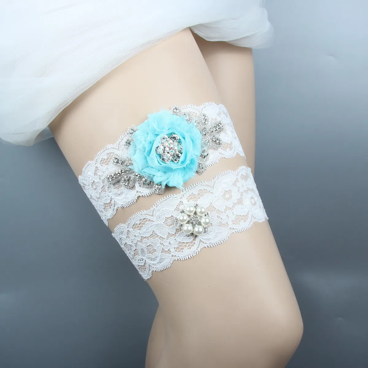 Blue Wedding Garters for Bride Bridal Leg Garters Belt Set spets Rhinestones Pearls Plus Size Chiffon Flowers Handmade6876704