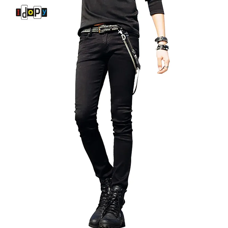 Jeans slim fit neri di design coreano da uomo di vendita caldo Pantaloni super skinny punk cool con catena per uomo S913