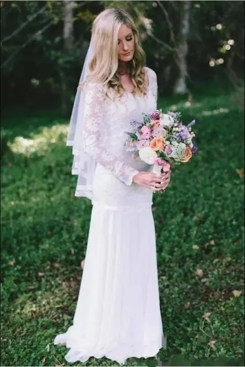 2018 Abiti da sposa bohémien country economici Pizzo pieno Sheer maniche lunghe Sweep Train Abiti da sposa Abito da sposa in pizzo guaina