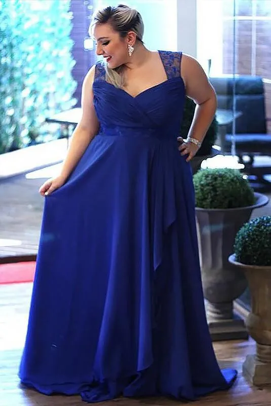 Enkel Royal Blue Plus Storlek Billiga Prom Bridesmaid Dresses Long Empire Beach Style Lace Straps Pläterad Kväll Formell Klänning Ny