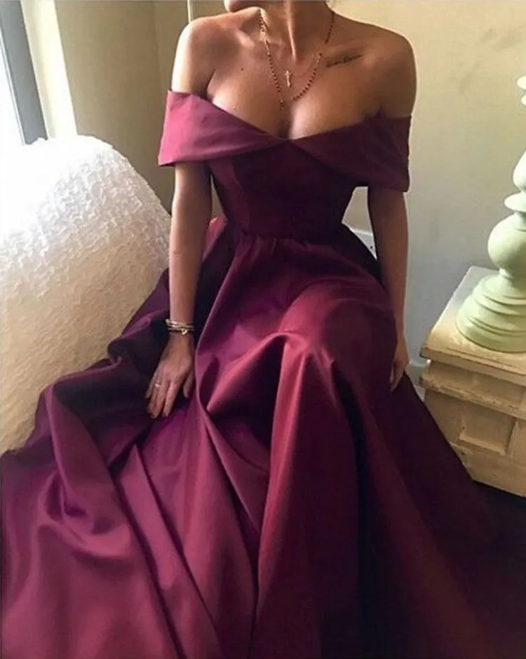 Off the Ramię Burgundia Satin Suknie wieczorowe Sexy Proste Formalne Suknie Wieczorowe Dark Red Backless Prom Dresses Sweep Pociąg