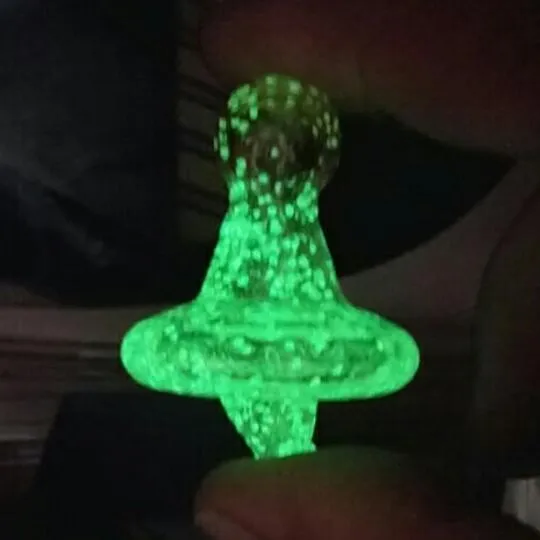 Universal Solid Glow In Dark UFO Glass Carb Cap Cute Dome XL XXL Diameter 35mm för 4mm Quartz Banger Nails Färgglada DAB Rig