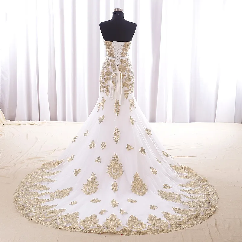 Sexy Meerjungfrau-Hochzeitskleid in Weiß und Gold, billige echte Fotos, herzförmiger Kapellenzug, applizierte Spitze, Brautkleid für Frauen und Mädchen, neu