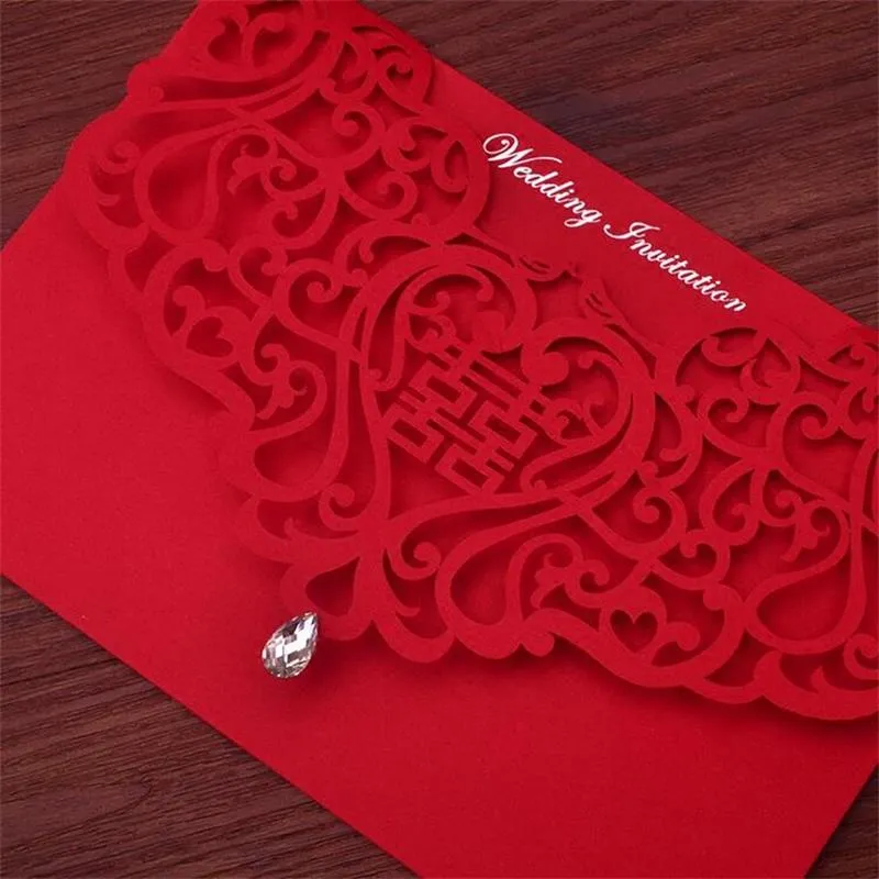 Vintage Chinese Style Hollow Out Wedding Invitations Creative Brides Couples Cards Red Cover Foil Stamping Chic Bridal Card283p