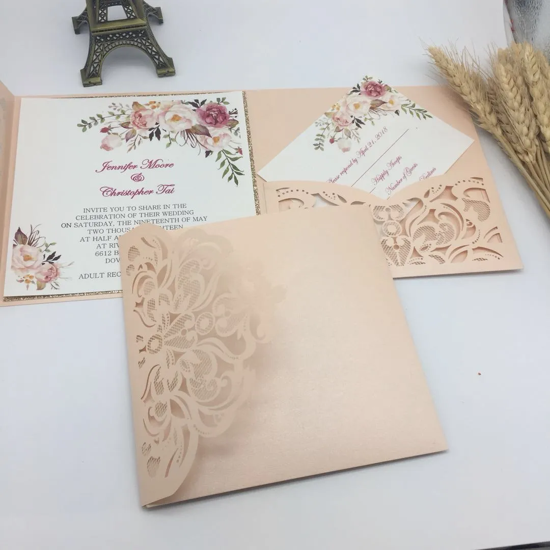 2020 Tarjetas de invitaciones de boda únicas cortadas con láser Tarjeta de invitación nupcial de flor hueca personalizada de alta calidad Barato