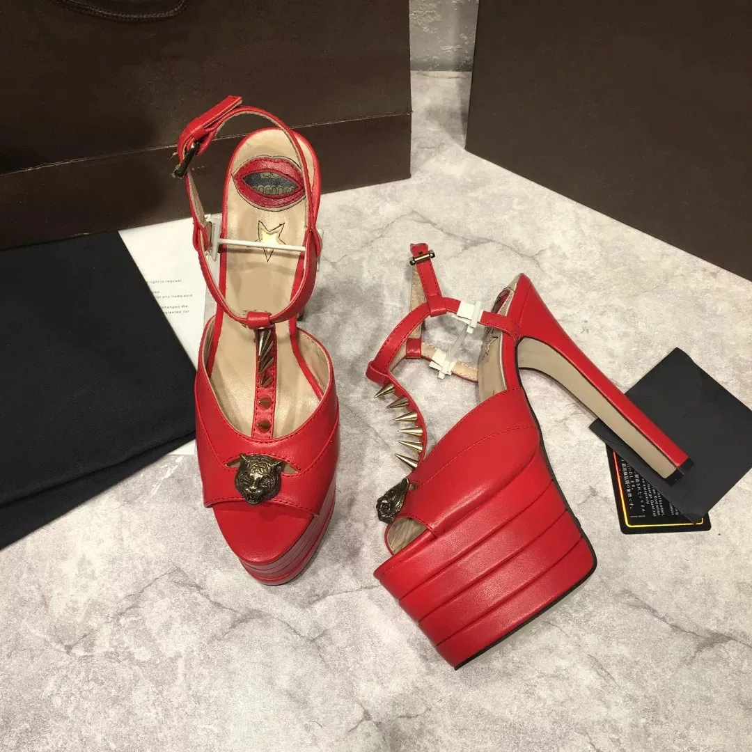 2018 16 cm tacco alto sandali gladiatore donna rivetti a spillo teschio con borchie peep toe piattaforma estate marca T mostra scarpe donna salto alto