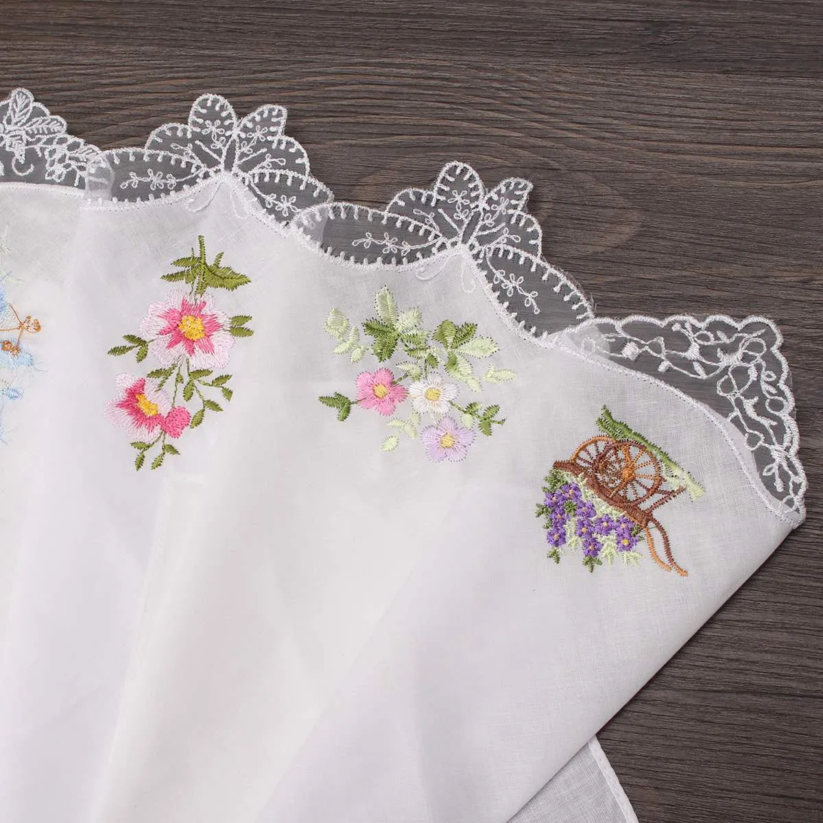 24 sztuk Vintage Bawełna Kobiety Hankies Haftowane Motyl Koronki Kwiat Hanky ​​Floral Assorted Tkaniny Panie Chusteczki