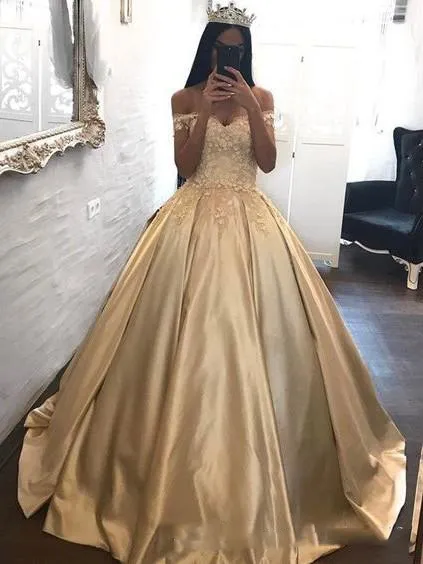 2018 Gold Princess Evening Dresses Appliques Off Shoulder Ball Prom Gowns Satin Quinceanera Dress Sweep Train Custom Made