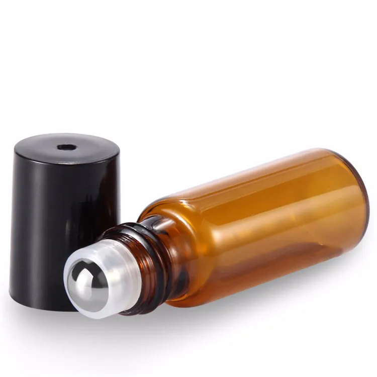 Taşınabilir 50 adet / grup 5 ml 1/6 OZ Mini Rulo Şişe Parfüm Parfüm Cam Şişeler Uçucu Yağ Çelik Metal Rulo Topu Amber