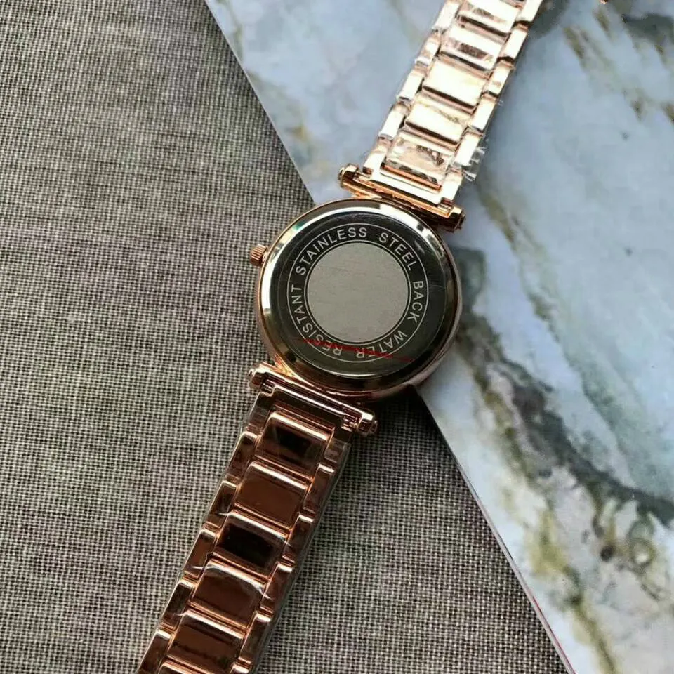 2018 New Fashion Casual Enkel Business Ladies Watch Rostfritt stålband Top Luxury Women Quartz Clock Women's Watch Montres Femmes