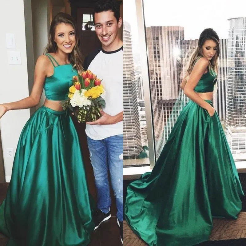 2018 Model 2 Piece Evening Dresses Double Spaghetti Straps Crop Top Emerald Green Satin Two Piece Prom Dress with Pockets