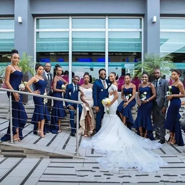 2018 Nuevos vestidos de novia románticos de sirena con hombros descubiertos Apliques de encaje sexy Flores con cuentas Vestidos de novia Tren de corte de tul Vestidos africanos