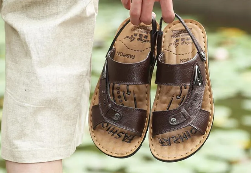 Märke Designer-Sandals tofflor PU Läder Cowhide Sandaler Utomhus Sommar Män Kvalitet Läder Sandaler För Man Male